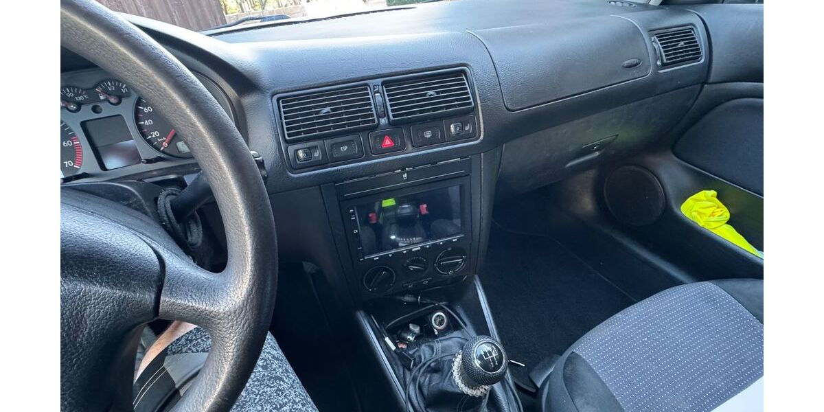 VW Golf 225.053 km 2.000 &euro; Edewecht 26188