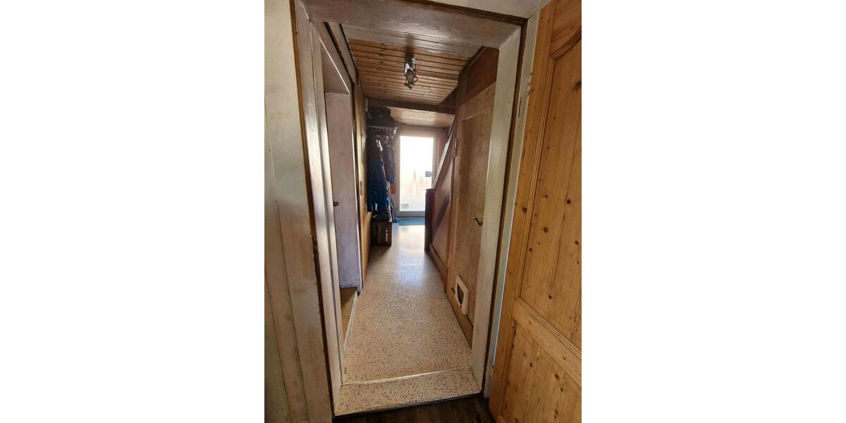 Einfamilienhaus Lohfelden - 6 Zimmer, 140 m&sup2;, 220.000&euro; | Angebot:27005236