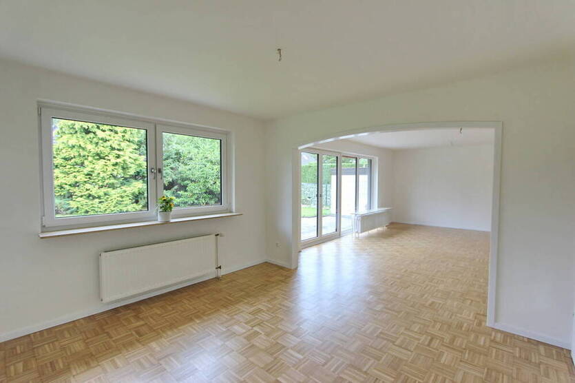 Renoviertes Einfamilienhaus mit schönen Garten in Ellerbek