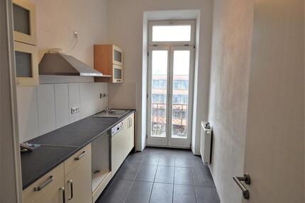 3 -Zimmer Altbau Whg, Zentrum Rosenheim. 3 Min zm Bhf.