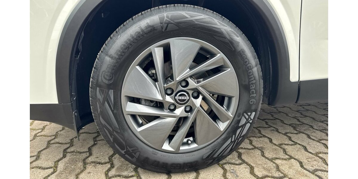 Nissan Qashqai Accenta *Xtronic/SHZG/Navi-App/Kamera/ICC/ 23.631 km 23.990 &euro; Bamberg 96052