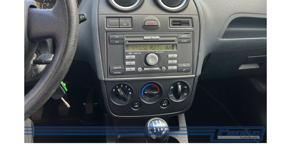 Ford Fiesta Ambiente 1.3*Radio/CD*AUX*Klima* 245.511 km 1.290 &euro; Berlin 13187