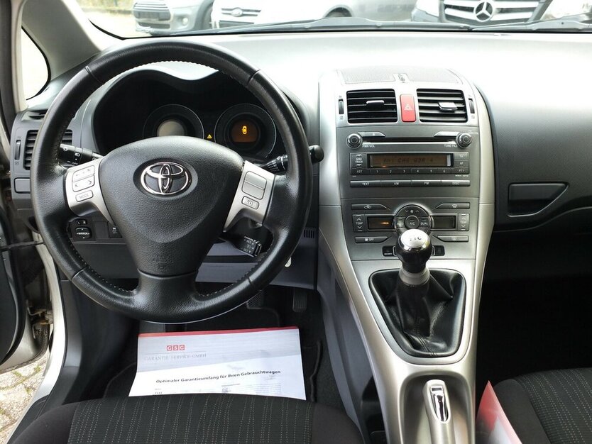 Toyota Auris 1.6i BLACK WEEK 25: SOL ALLE INSPEKTIONEN GA 174.885 km 4.908 € Köln 50858