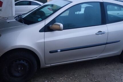 Renault Clio 180.200 km 2.490 &euro; Dillingen 89407