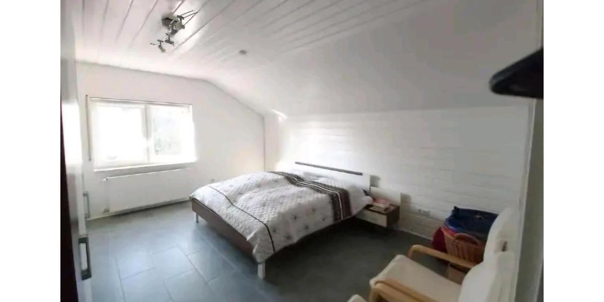 Dachgeschoßwohnung Leimersheim - 3 Zimmer, 1.200&euro; | Angebot:23295627