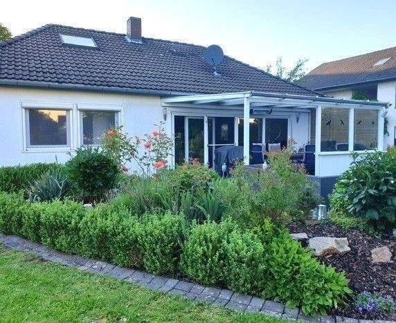 Bungalow mit wunderschönem, großen Garten!!! Doppelgarage! Dach ausbaufähig! 4 zimmer