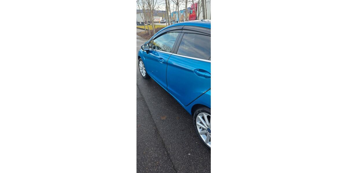 Ford Fiesta 109.700 km 5.700 &euro; Balingen 72336