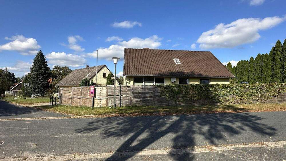 Einfamilienhaus mit Doppelgarage auf dem Dorf! 5 zimmer