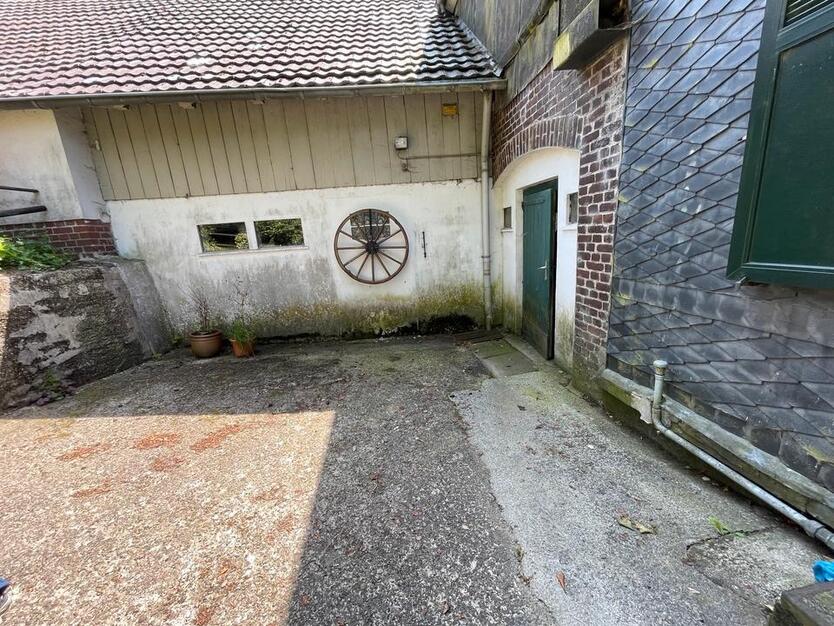 Wohnhaus mit landwirtschaftlichen Nebengebäuden zimmer