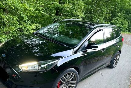 Ford Focus 95.000 km 16.800 &euro; Hausen 53547