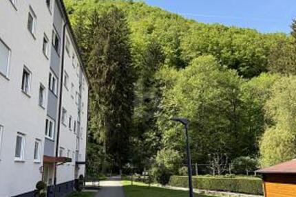 RUHIG GELEGEN, DIREKT AM WALD - Wohnung Bad Urach | Angebot:27129204