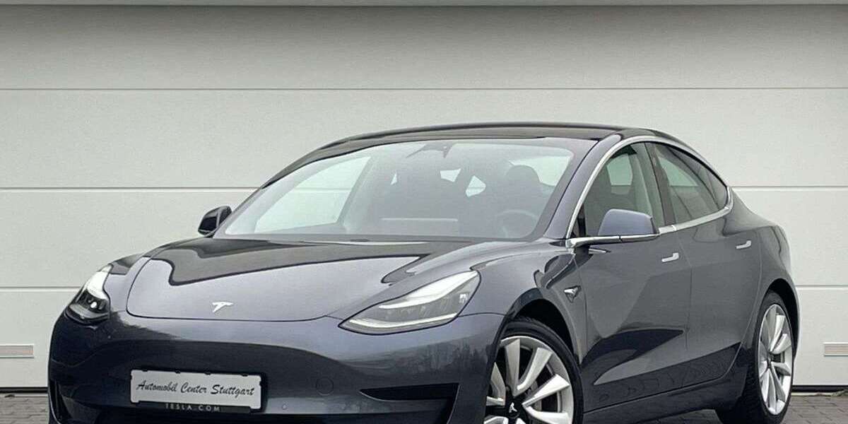 Tesla Model 3 99.300 km 20.850 &euro; Stuttgart 70437
