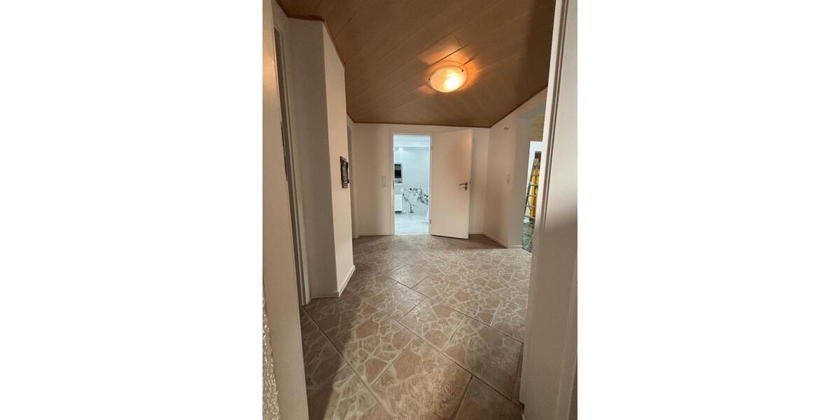 Dachgeschoßwohnung Frankenberg (Eder) - 3 Zimmer, 65 m&sup2;, 600&euro; | Angebot:26412975