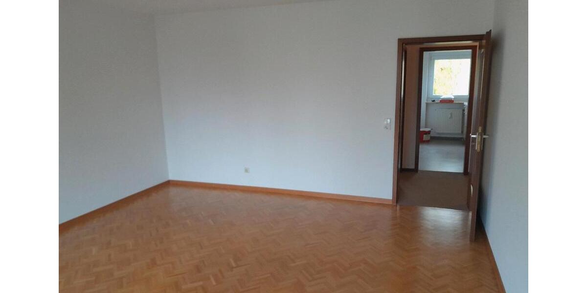 Etagenwohnung Neutraubling - 2 Zimmer, 64 m&sup2;, 900&euro; | Angebot:25403447