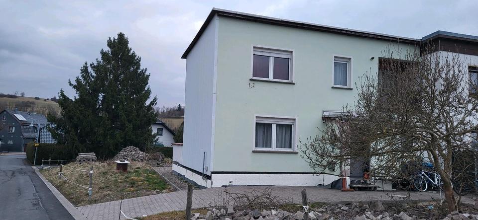 Reihenhaus Eisfeld - 6 Zimmer, 110 m&sup2;, 89.000&euro; | Angebot:25650212