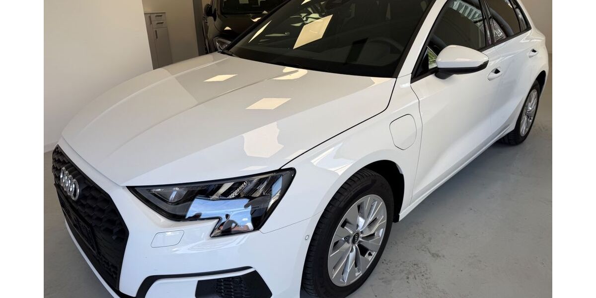 Audi A3 11.000 km 23.990 &euro; Magstadt 71106