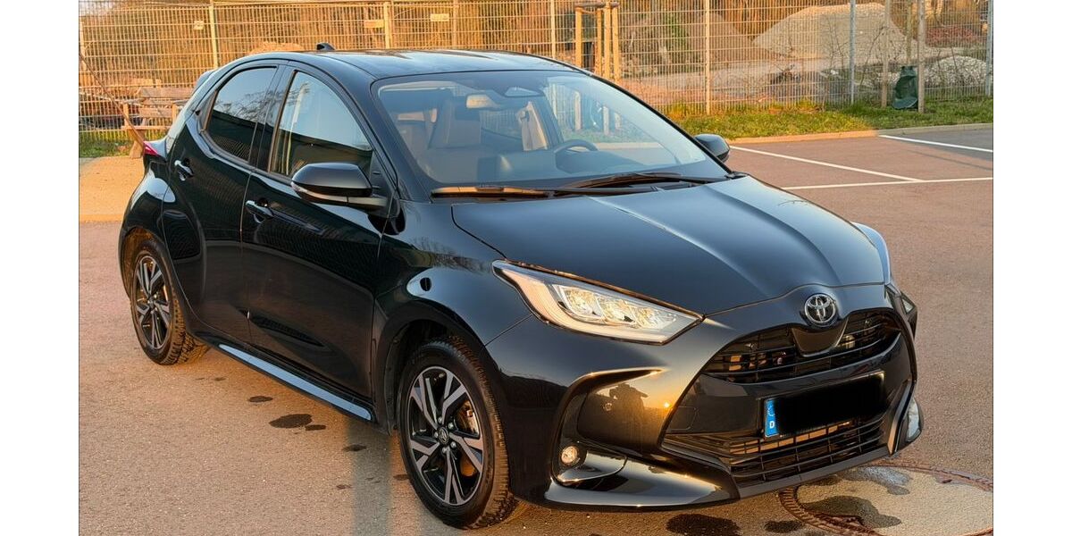 Toyota Yaris 7.300 km 25.300 &euro; Überherrn 66802
