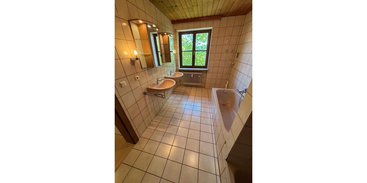Etagenwohnung Neuötting - 3 Zimmer, 83 m&sup2;, 913&euro; | Angebot:26475315