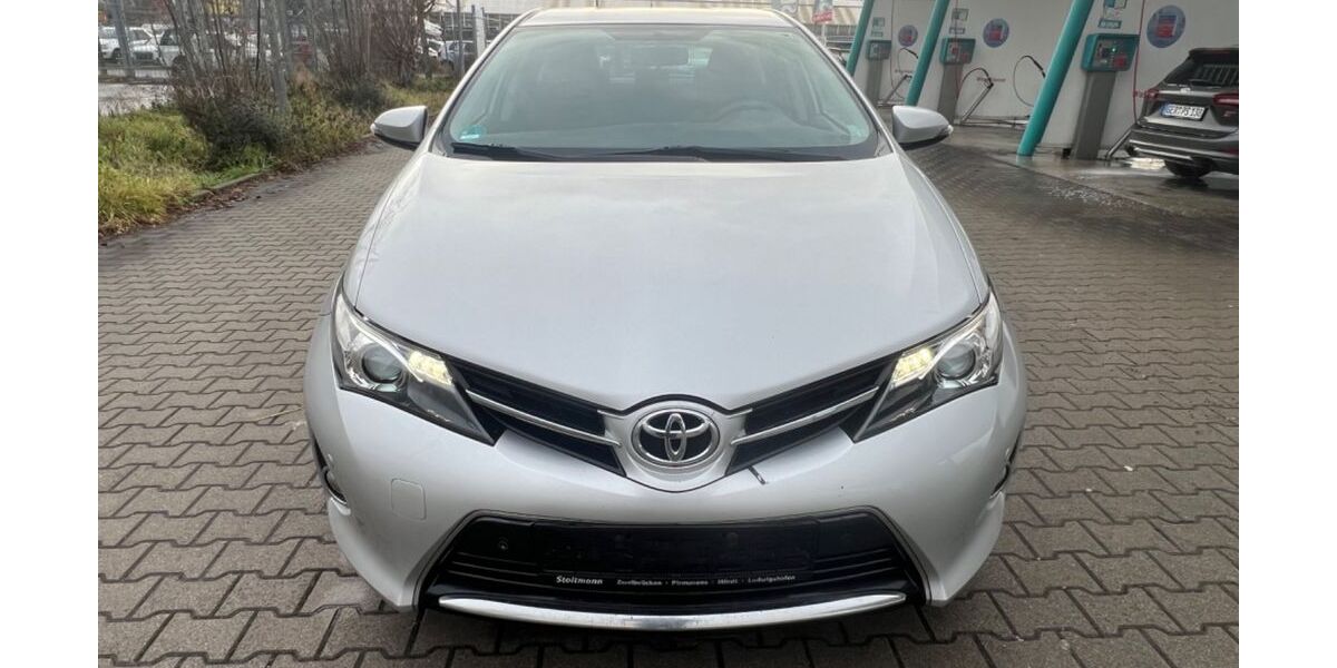 Toyota Auris 265.000 km 4.999 &euro; Germersheim 76726