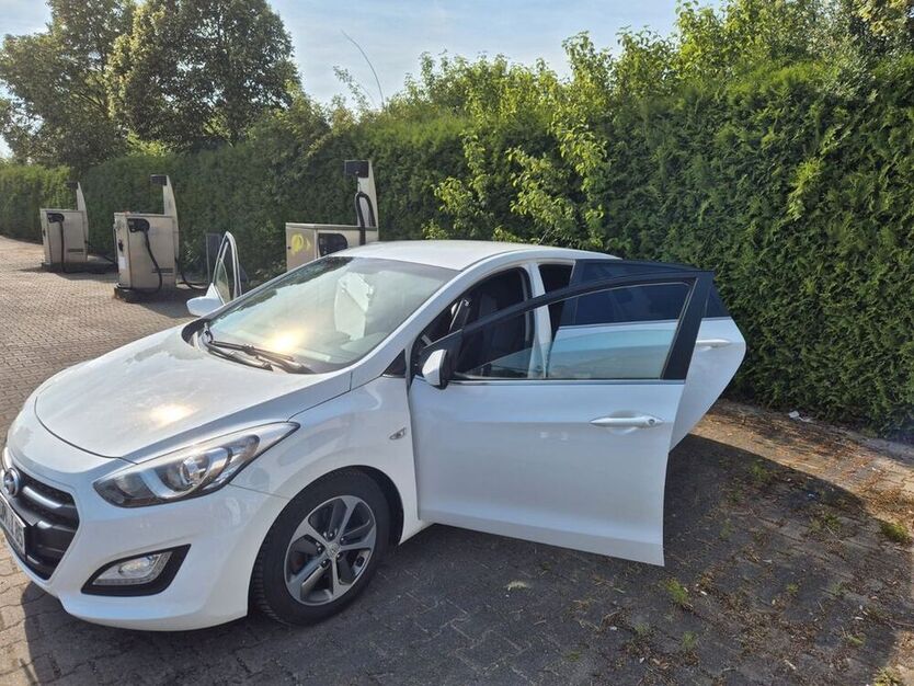 i30
