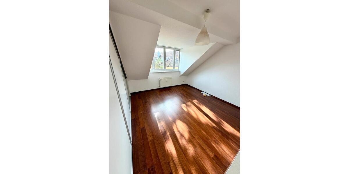 Dachgeschoßwohnung Hamburg Altona - 3 Zimmer, 70 m&sup2;, 1.246&euro; | Angebot:25406483