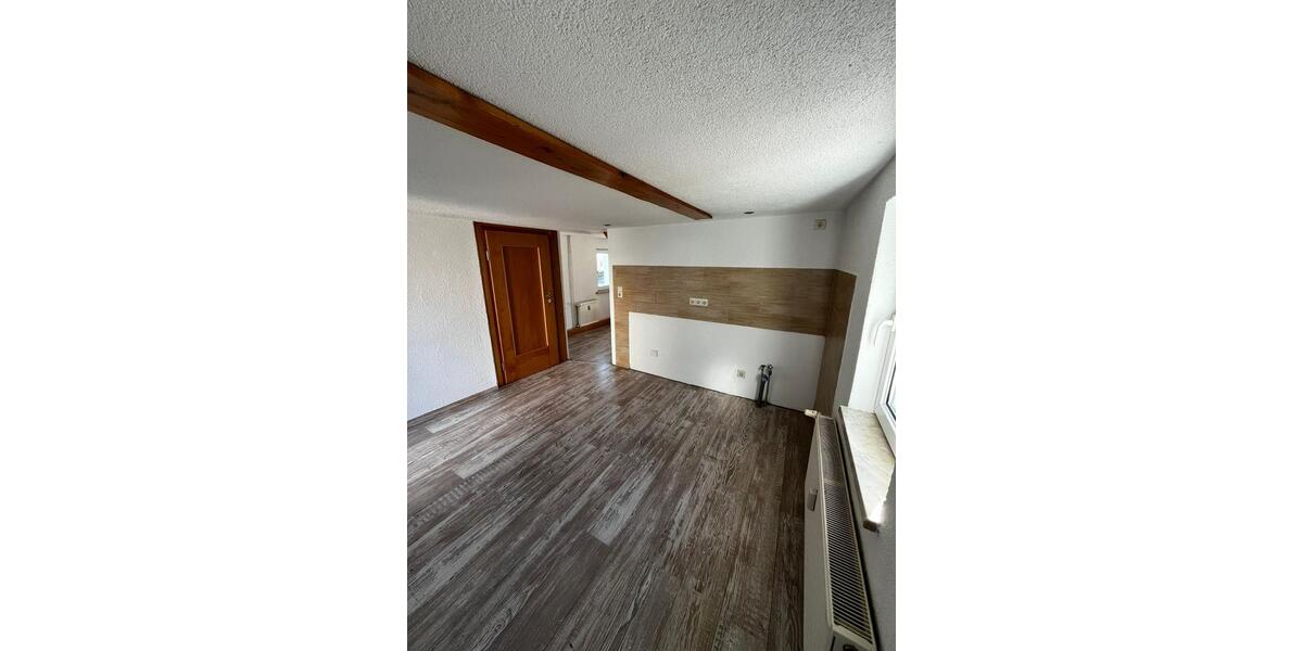 Einfamilienhaus Oberlungwitz - 4 Zimmer, 95 m&sup2;, 610&euro; | Angebot:25299138