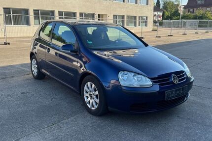 VW Golf 154.000 km 2.850 &euro; Mühlacker 75417