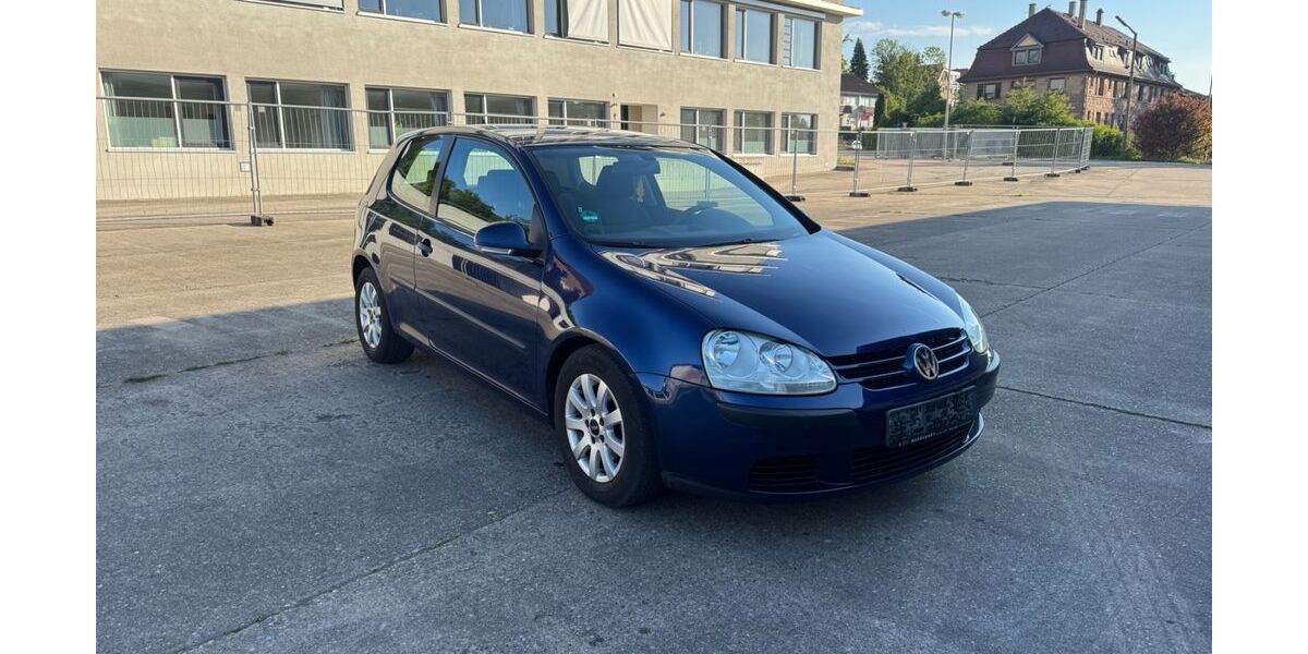VW Golf 154.000 km 2.850 &euro; Mühlacker 75417