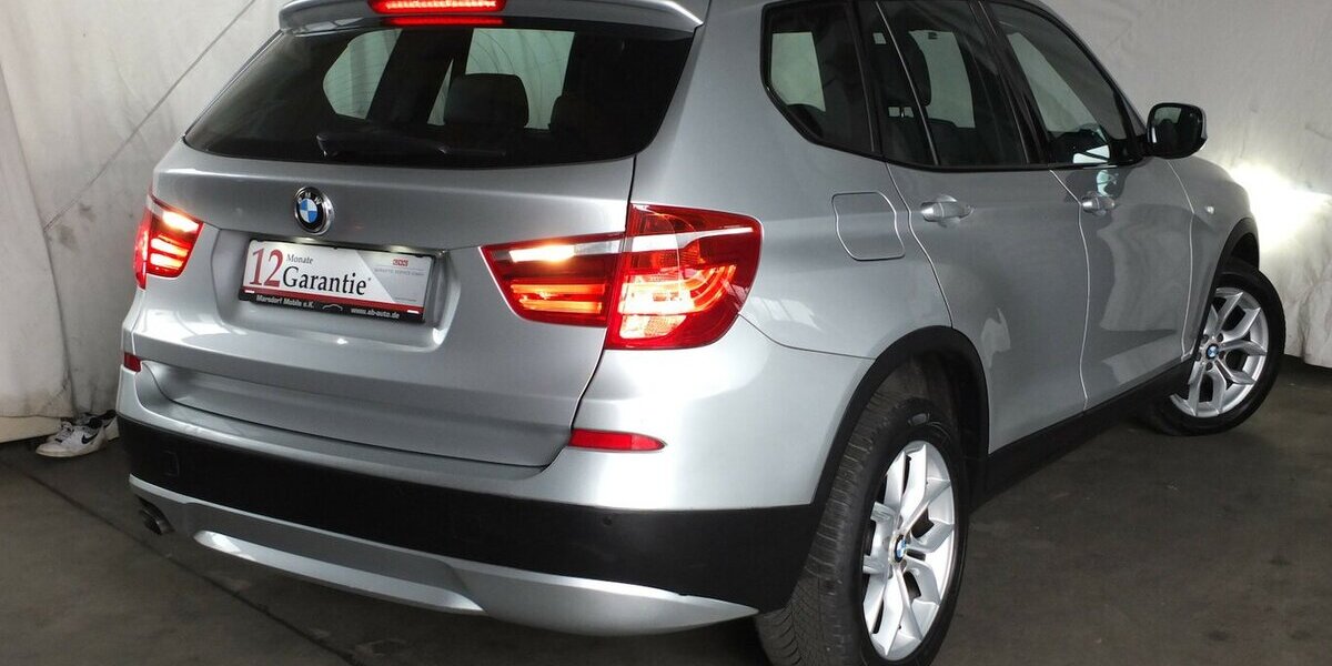 BMW X3 xDrive 20 d XENON NAVI TEILLEDER PDC STEPTRONIC 174.544 km 14.408 &euro; Köln 50858