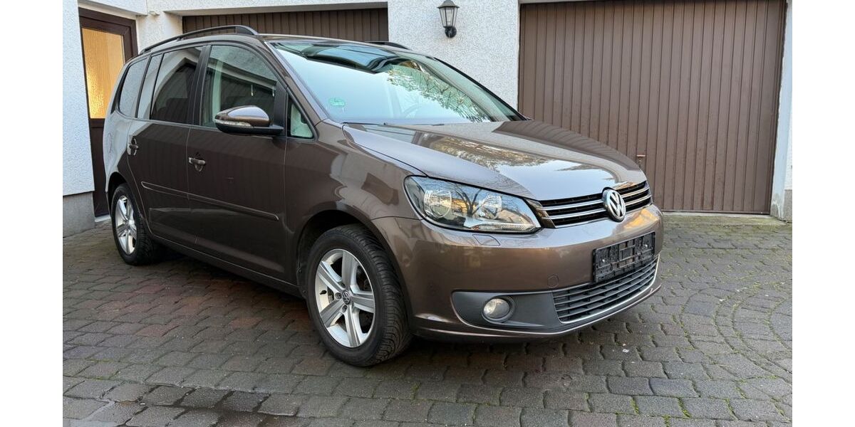 VW Touran 213.000 km 7.350 &euro; Bitterfeld-Wolfen 06808