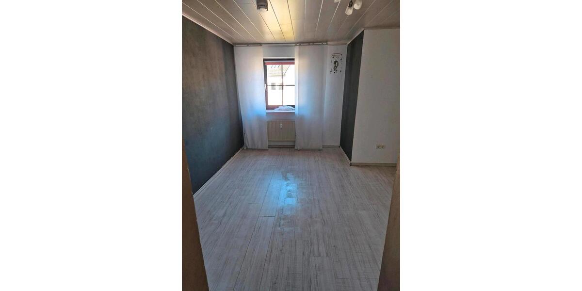 Etagenwohnung Biedenkopf - 4 Zimmer, 130 m&sup2;, 130.000&euro; | Angebot:26982261