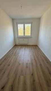 Etagenwohnung Bernsdorf - 2 Zimmer, 67 m&sup2;, 335&euro; | Angebot:26073257