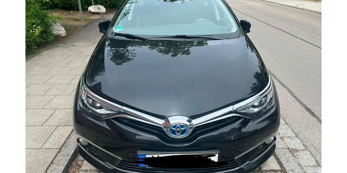 Toyota Auris 127.500 km 12.499 &euro; München 80339