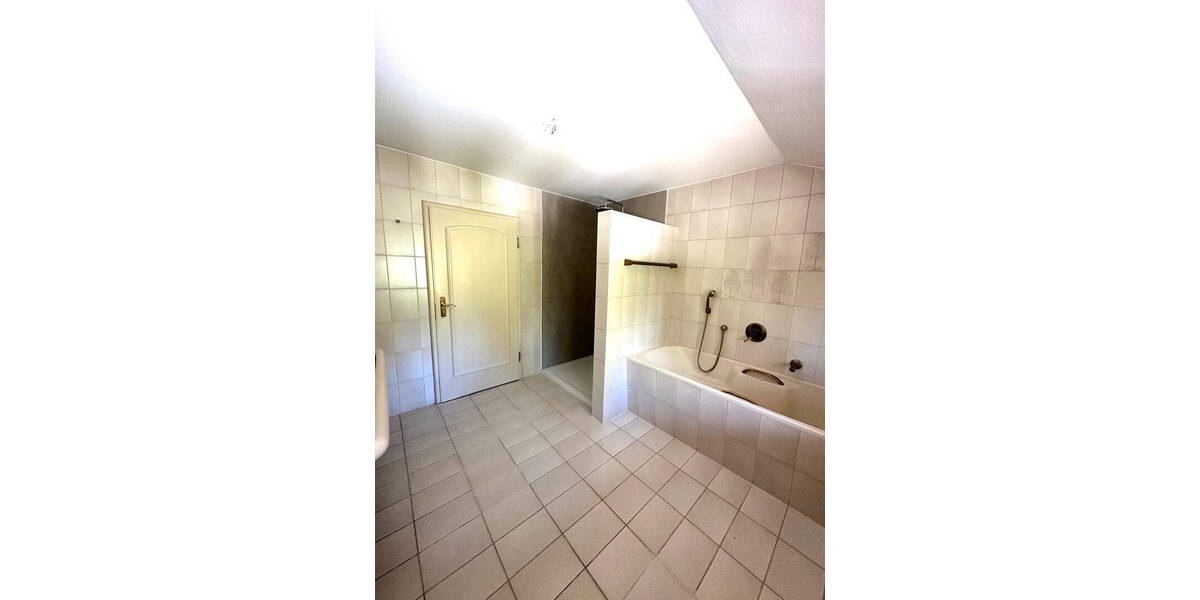 Einfamilienhaus Coburg - 7 Zimmer, 200 m&sup2;, 1.800&euro; | Angebot:26542410