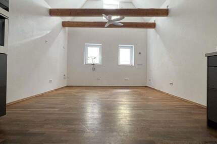 Haus Mutterstadt - 8 Zimmer, 250 m&sup2;, 770.000&euro; | Angebot:25659282
