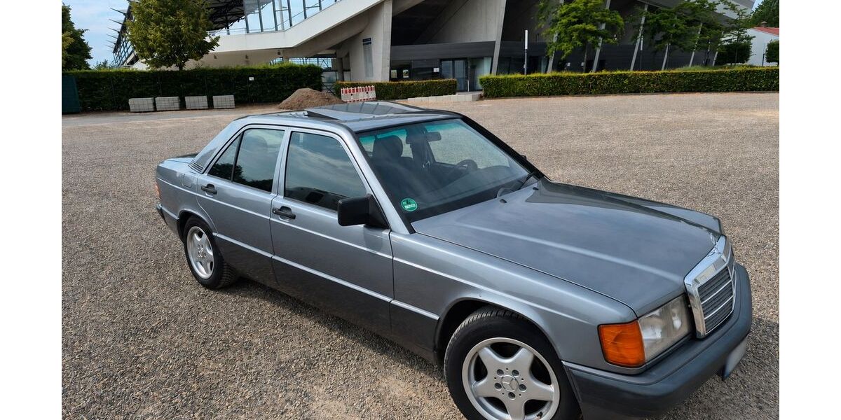 Mercedes-Benz 190 321.000 km 4.200 &euro; Aachen 52062