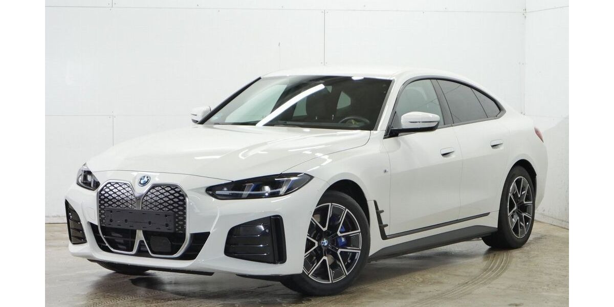 BMW i4 18.600 km 47.800 &euro; Altenmarkt a.d. Alz 83352