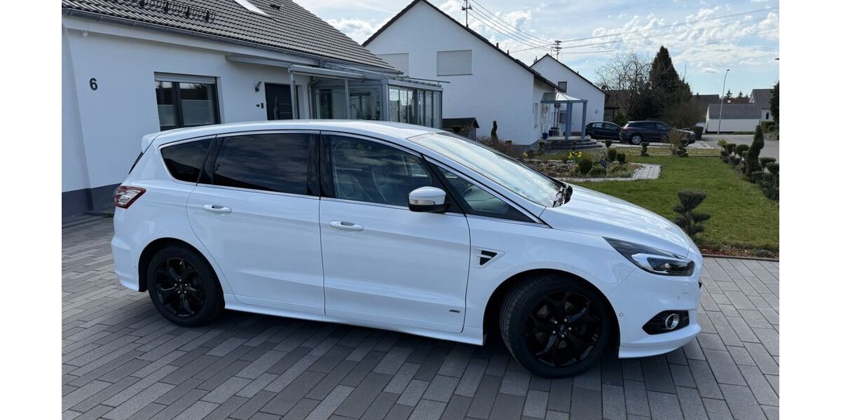 Ford S-Max 146.000 km 13.300 &euro; Eutingen 72184