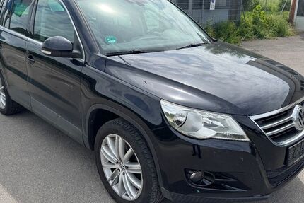 VW Tiguan 244.000 km 3.999 &euro; Oberndorf a.N. - Aistaig 78727
