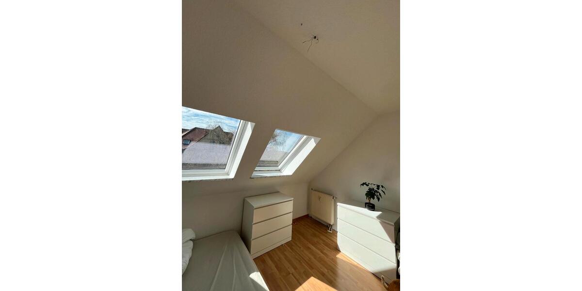 Dachgeschoßwohnung Zwickau Zwickau-West - 3 Zimmer, 62 m&sup2;, 72.000&euro; | Angebot:26150551