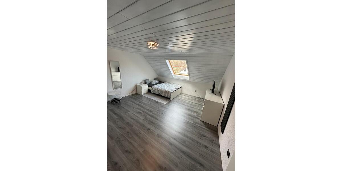 Etagenwohnung Mühlacker - 5 Zimmer, 25 m&sup2;, 33&euro; | Angebot:26682462