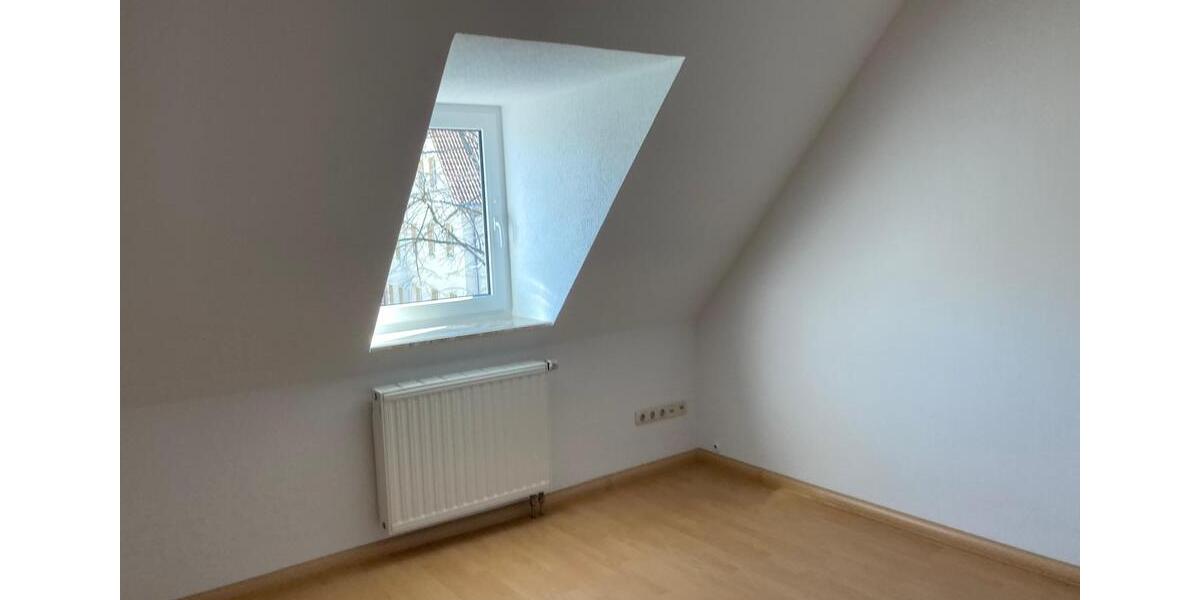 Dachgeschoßwohnung Elsteraue - 2 Zimmer, 60 m&sup2;, 360&euro; | Angebot:26690494