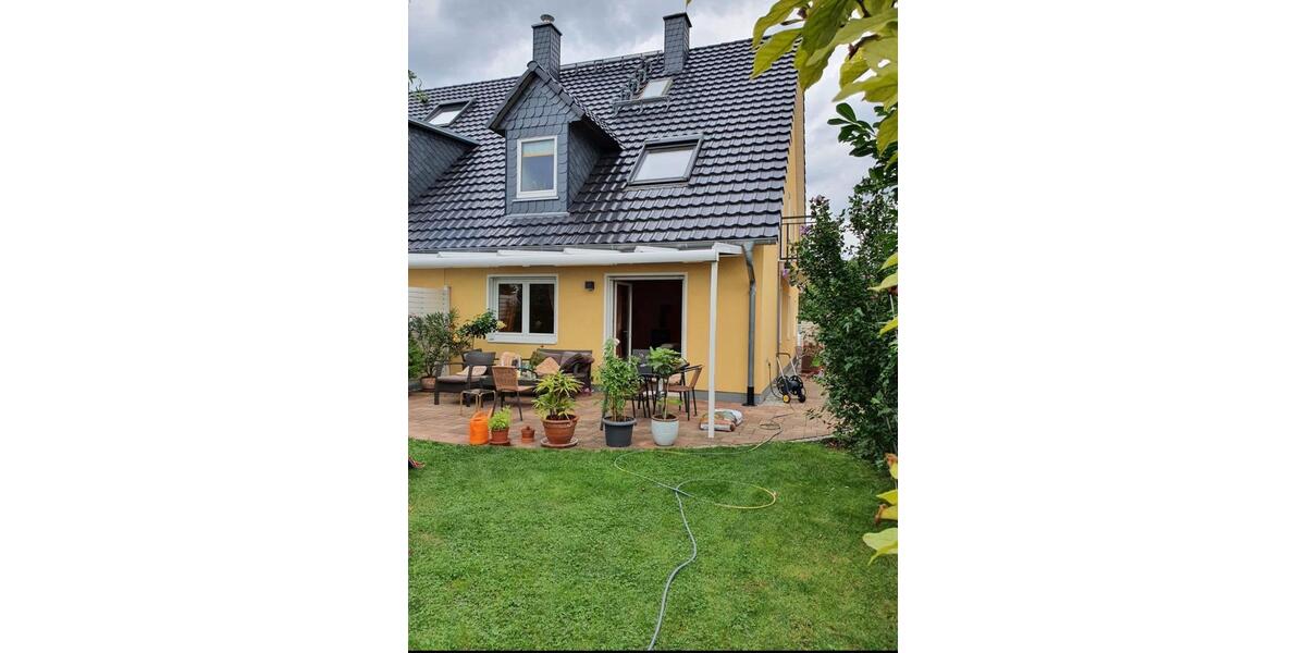 Neuwertige Doppelhaushälfte mit 4 Zimmern 4 zimmer