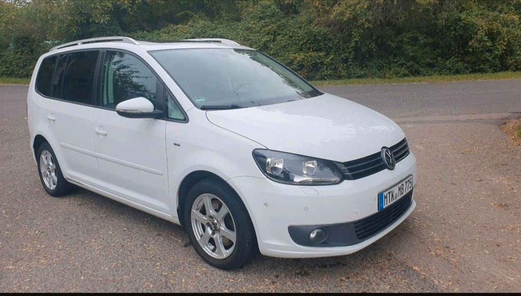 VW Touran 152.000 km 9.500 &euro; Hofheim am Taunus 65719