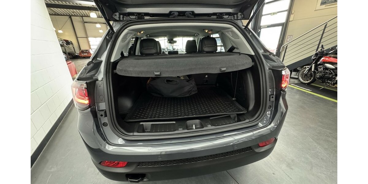Jeep Compass Trailhawk Plug-In Hybrid 4WD 1.Hand LED 27.100 km 24.390 &euro; Lich 35423
