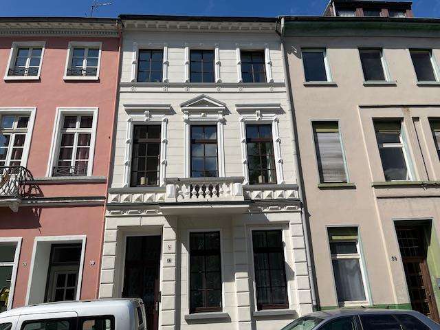 Haus zum Kaufen in Krefeld-Stadtmitte 505.000 € 240 m²