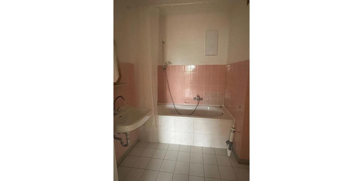 Etagenwohnung Gummersbach Hepel - 3 Zimmer, 73 m&sup2;, 120.000&euro; | Angebot:24741793