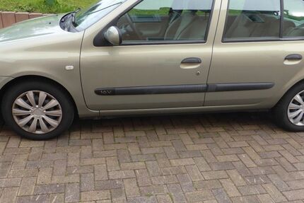 Renault Clio 163.300 km 1.700 &euro; Hartenstein 08118