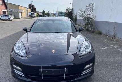 Porsche Panamera 157.000 km 25.700 € Kerpen 50170