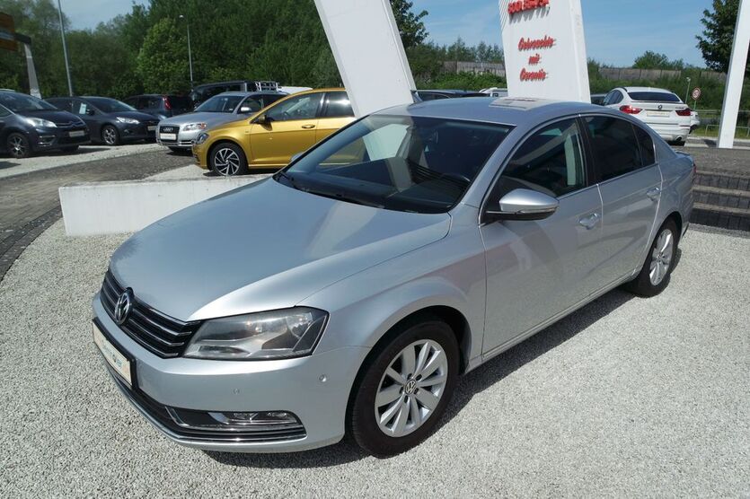 VW Passat 62.200 km 13.990 € Rostock 18069